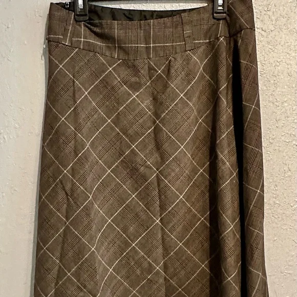 Tan & Cream Preppy Plaid Skirt - Picture 2 of 3